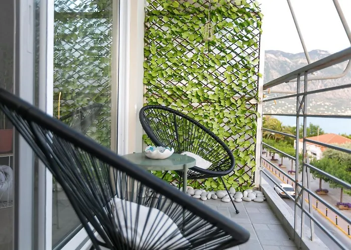 Seafront Haven - Blue Luxury *