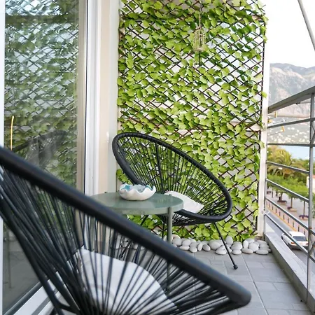 Seafront Haven - Blue Luxury *