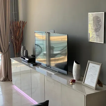 Seafront Haven - Blue Luxury Apartamento