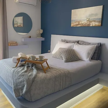 Seafront Haven - Blue Luxury