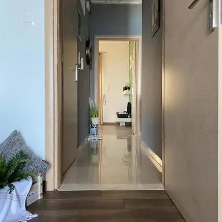 Daire Seafront Haven - Blue Luxury