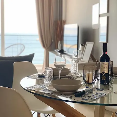 Seafront Haven - Blue Luxury Daire Kalamata