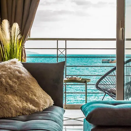 Seafront Haven - Blue Luxury