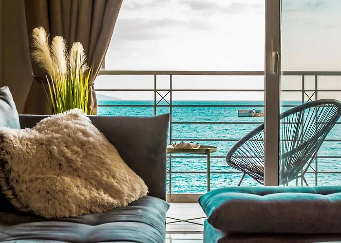 Seafront Haven - Blue Luxury